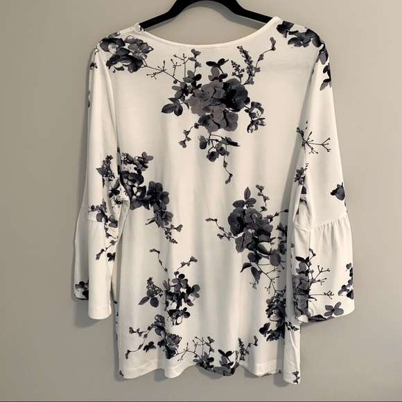 Floral Bell Sleeve Top | Reitman’s - Picture 2 of 7